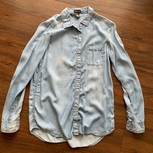 Wet seal “denim” long sleeve top - light blue